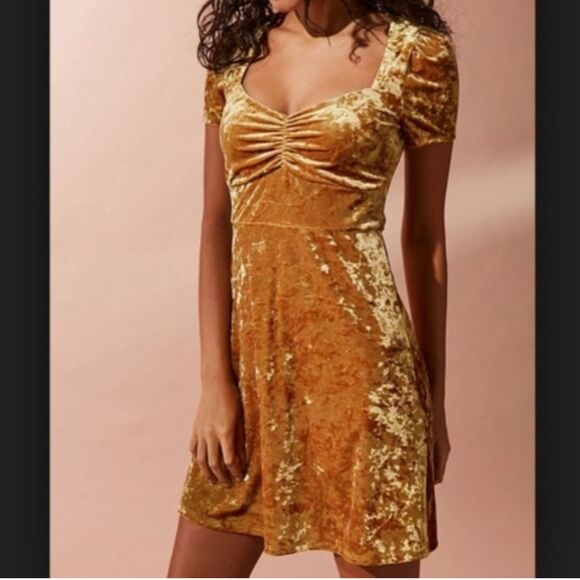 Urban Outfitters Maeve Crushed Velvet Mini Dress Yellow Sweetheart Short Slv S - Picture 1 of 13